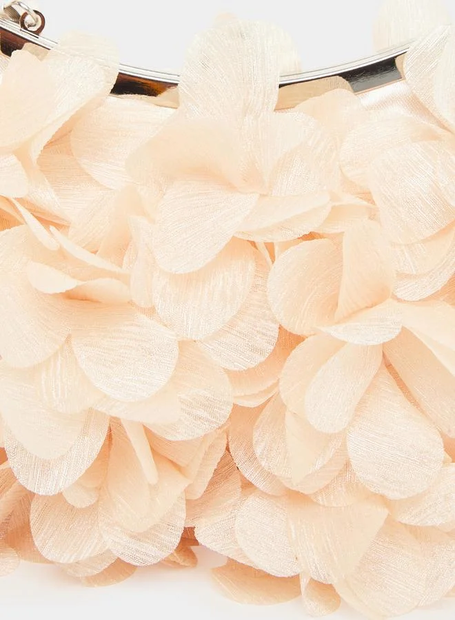 ستايلي شنطة كلاتش بنقشة أزهار